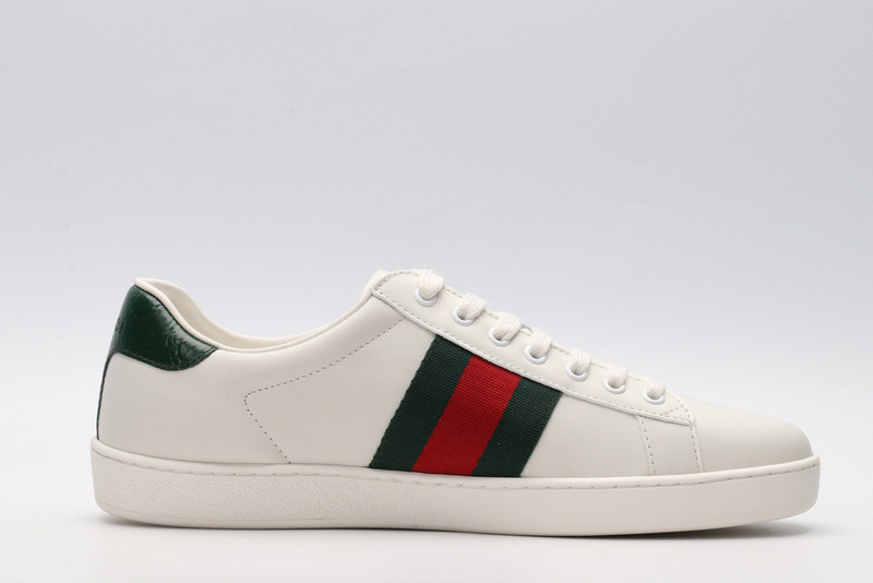 G*u*i ace embroidered low-top sneaker white with stripe
