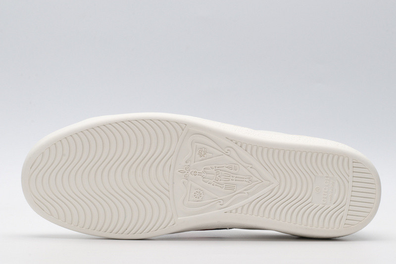 G*u*i ace embroidered low-top sneaker white with stripe