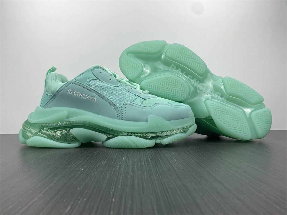 Ba*len*cia*ga triple s