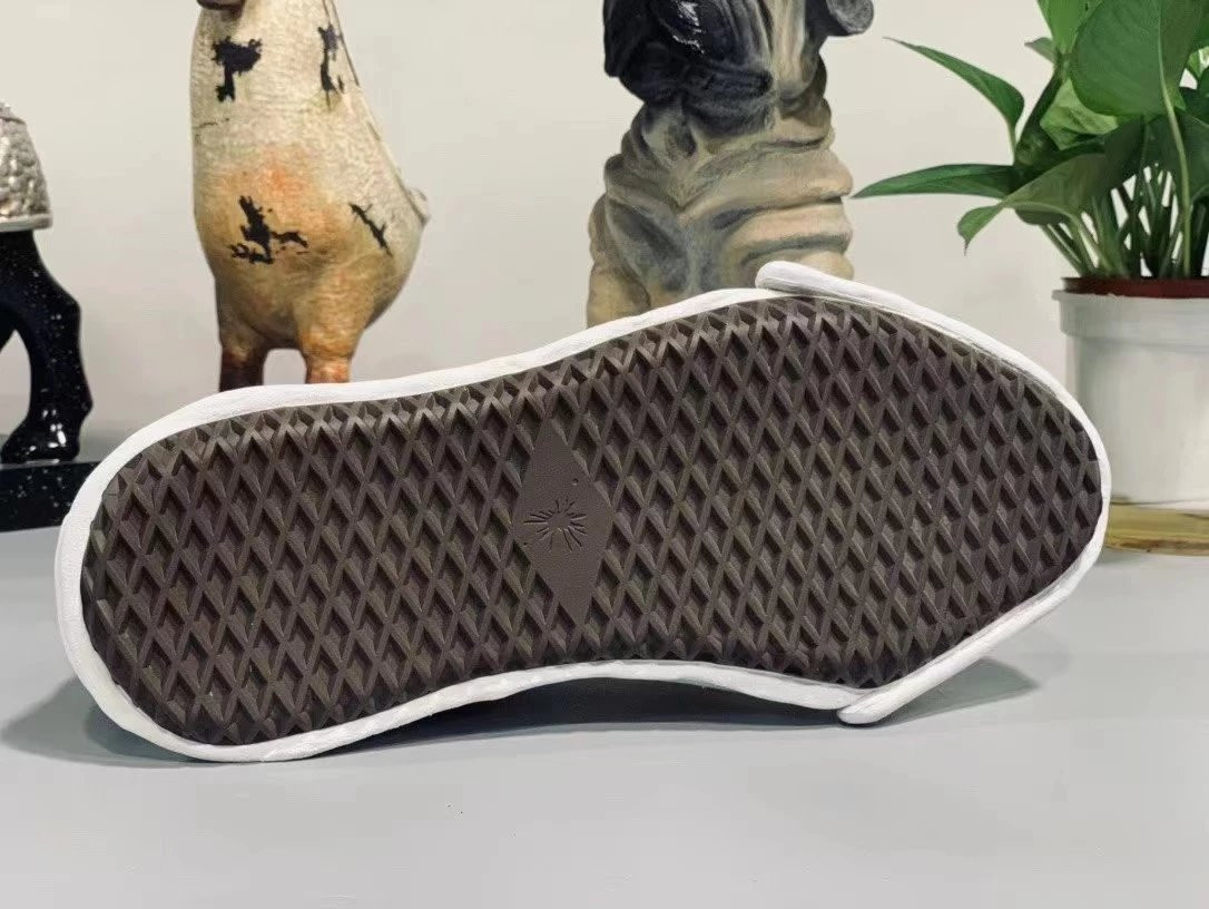 mmy sneaker 0082