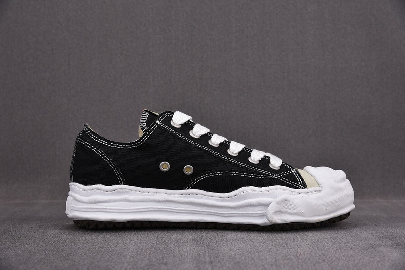 mmy sneaker 002