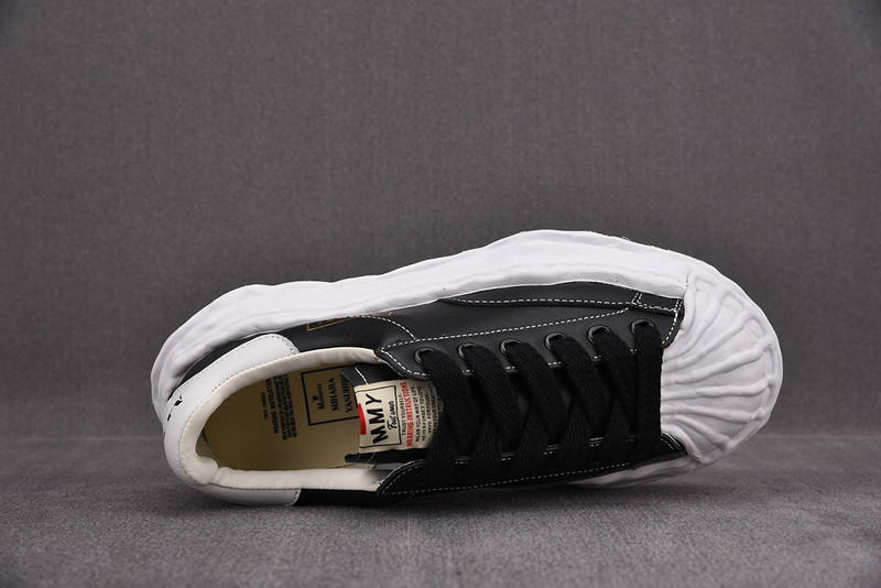 mmy sneaker 0012