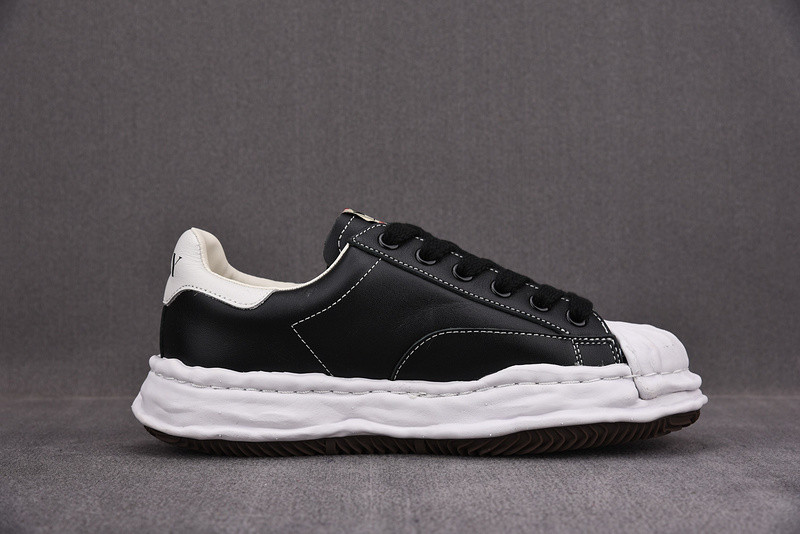 mmy sneaker 0012