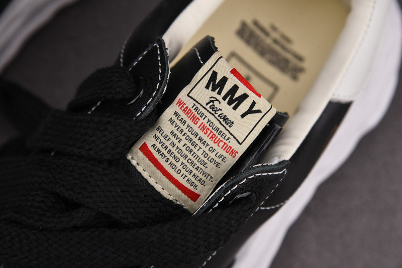 mmy sneaker 0012
