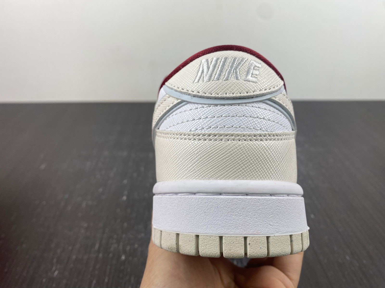 nike dunk low se just do it white phantom (women
