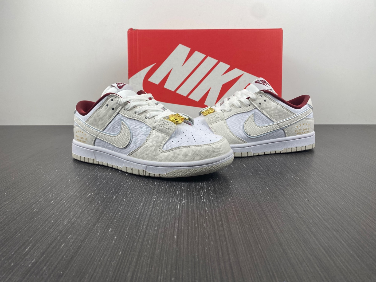 nike dunk low se just do it white phantom (women