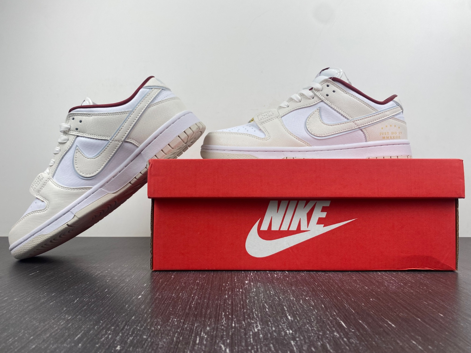nike dunk low se just do it white phantom (women