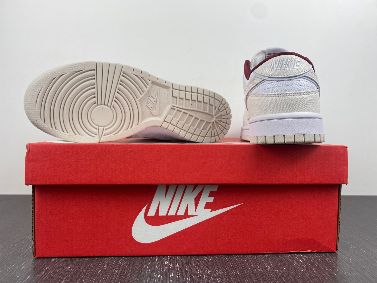 nike dunk low se just do it white phantom (women