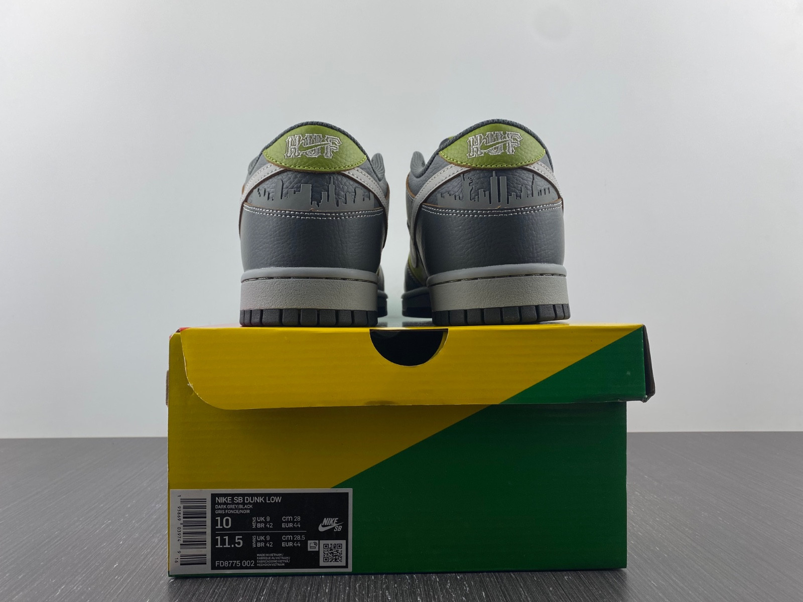 nike sb dunk low huf wait, what!? (friends and family) fd8775-002