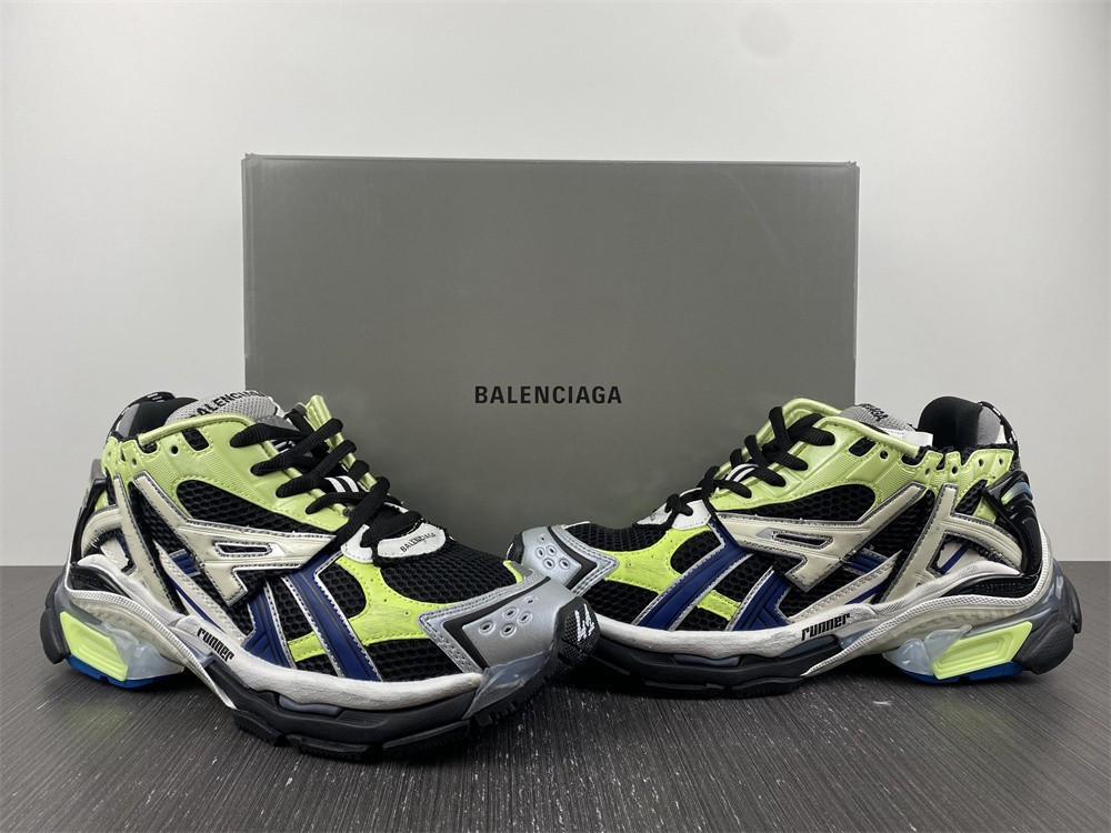 Ba*len*cia*ga runner sneaker