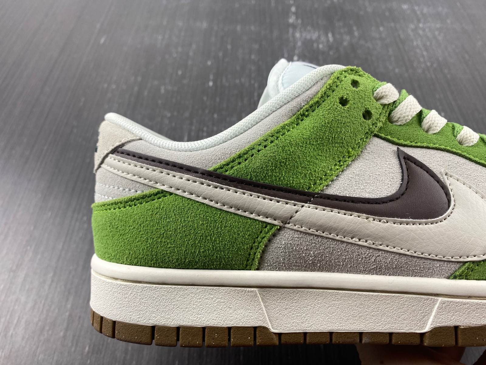 nike dunk low se 85 do9457-1000