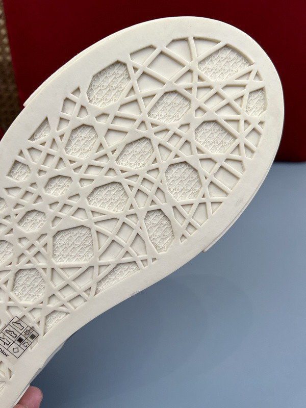 D*or b33 sneaker