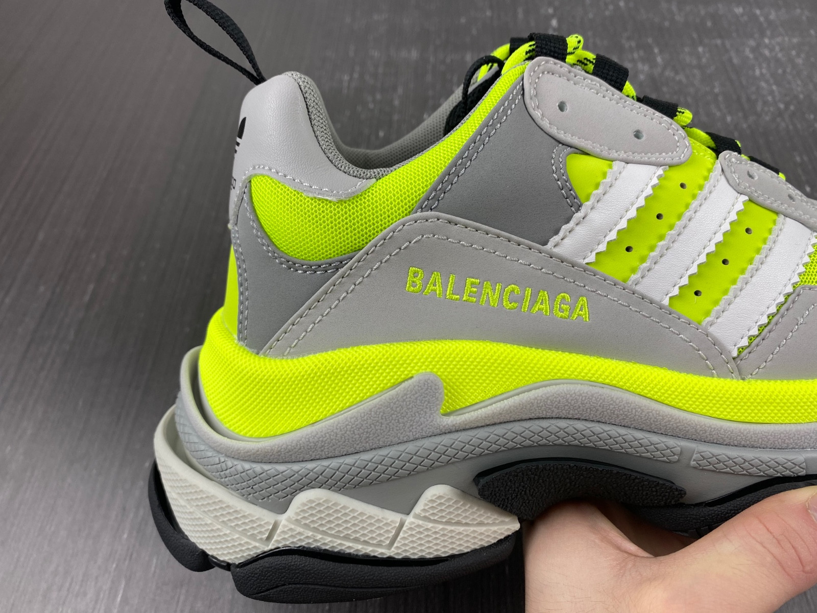 Ba*len*cia*ga triple s