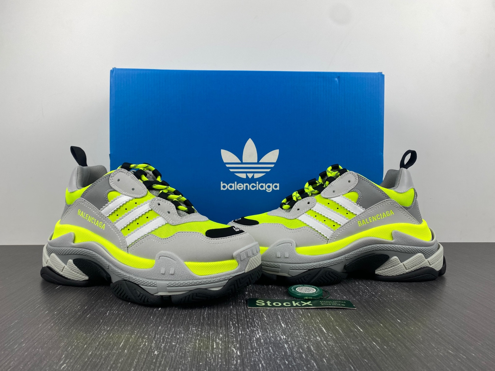 Ba*len*cia*ga triple s