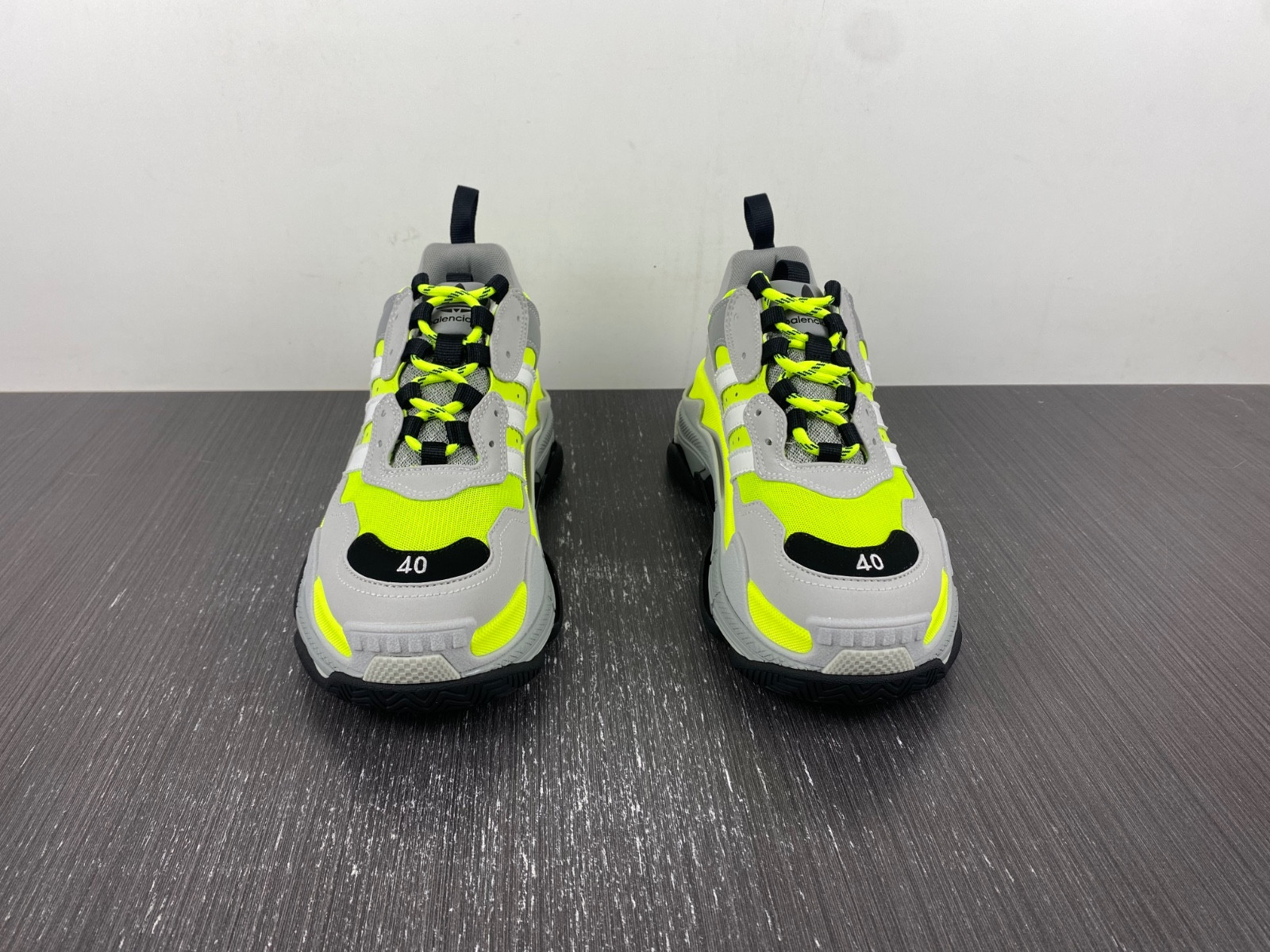 Ba*len*cia*ga triple s