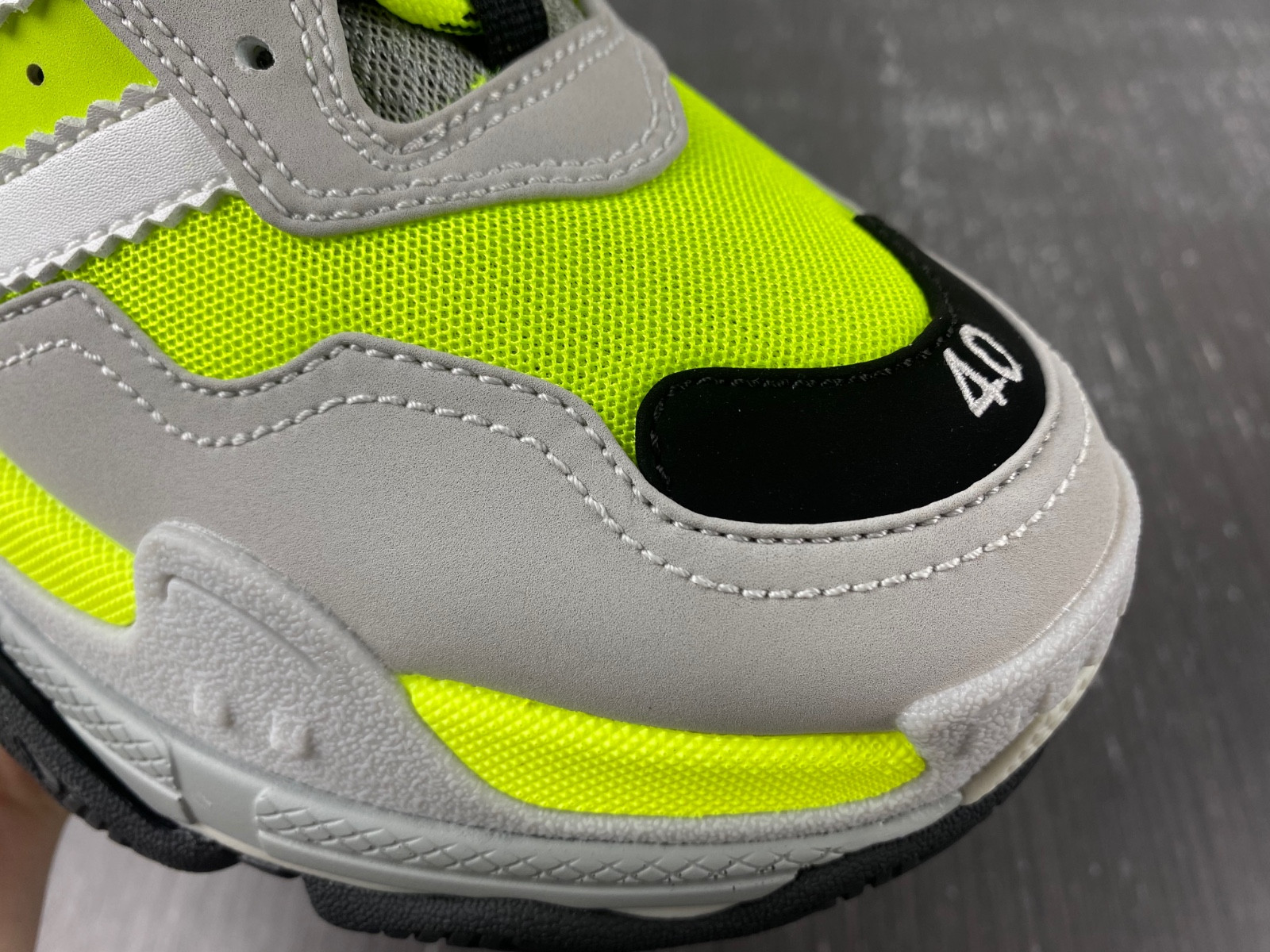 Ba*len*cia*ga triple s