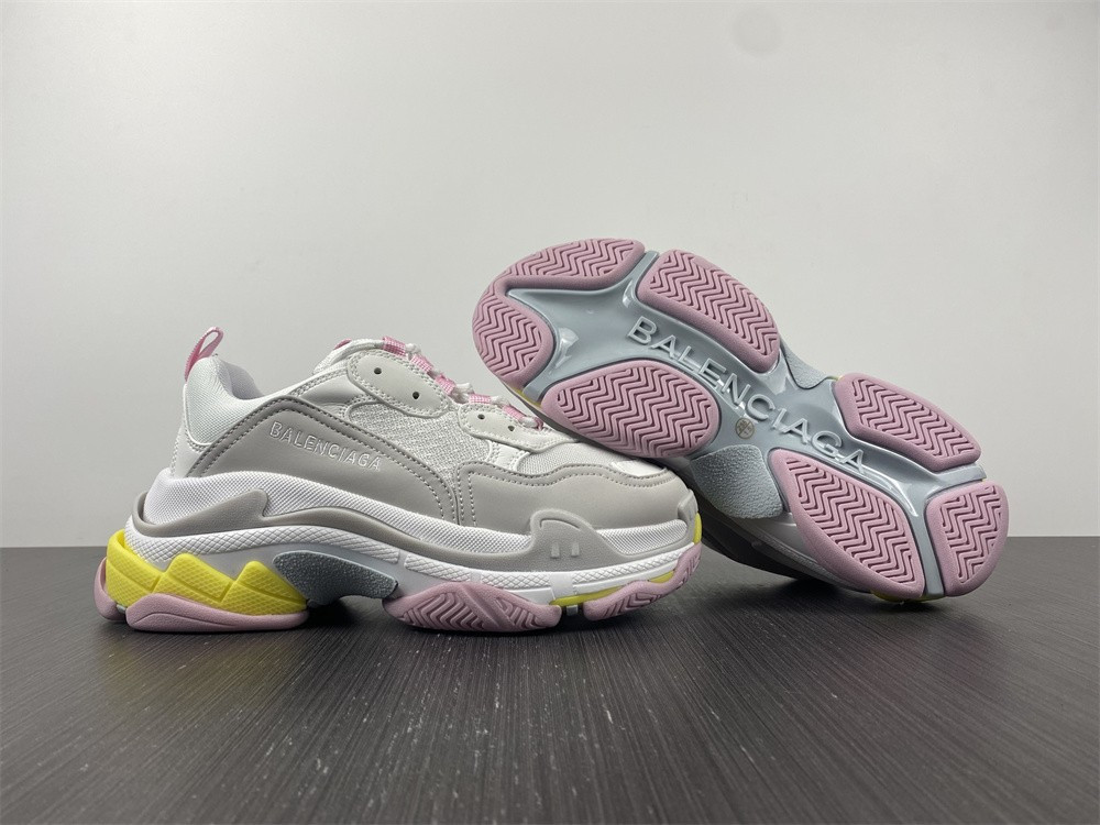 Ba*len*cia*ga triple s