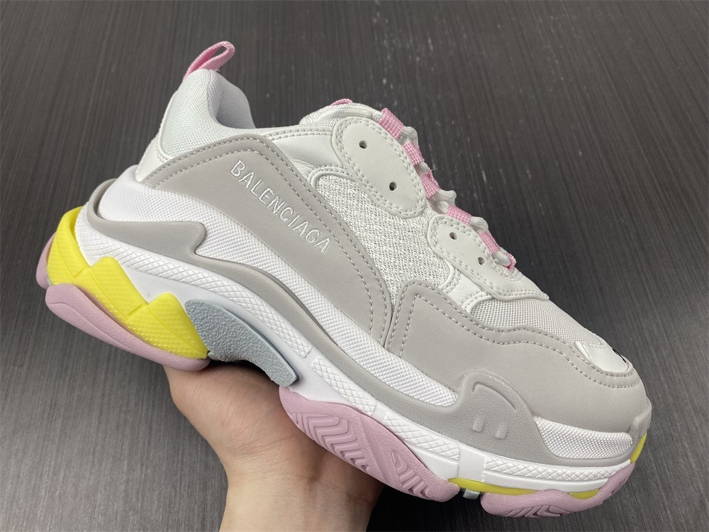 Ba*len*cia*ga triple s