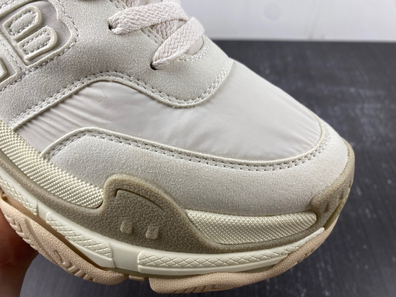 Ba*len*cia*ga triple s