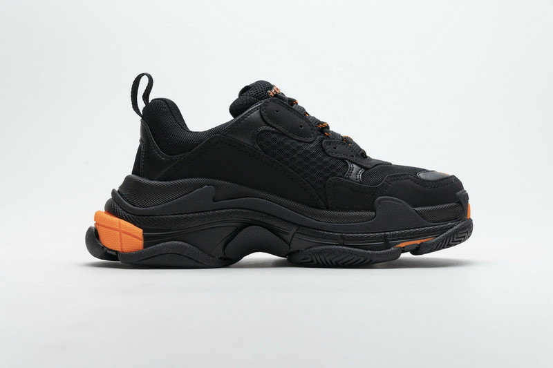 Ba*len*cia*ga triple s