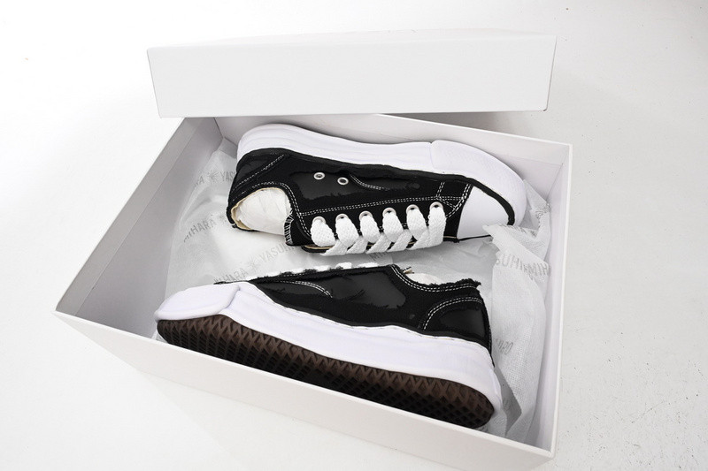 mmy sneaker 0035