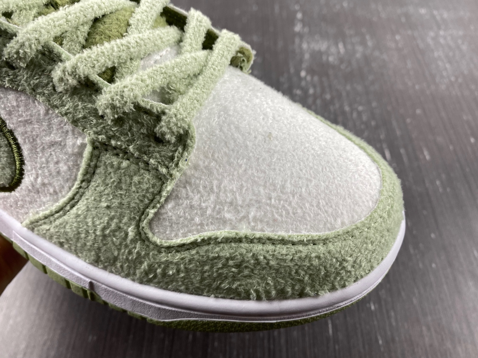 nike dunk low se fleece pack honeydew (w) dq7579-300