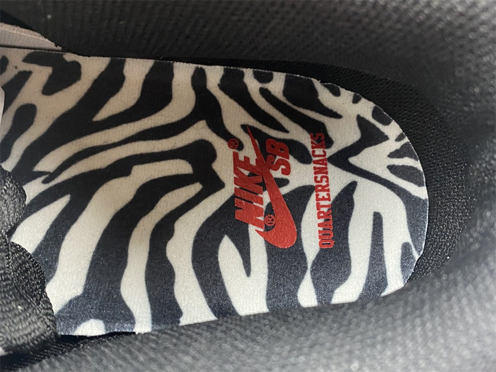 quartersnacks x nk sb dunk " zebra" dm3510-001