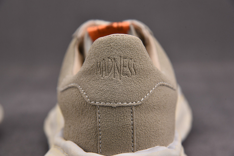 mmy sneaker 003