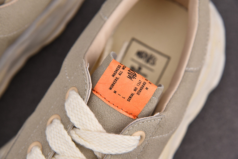 mmy sneaker 003