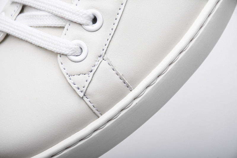 G*u*i low-top sneaker white with apple