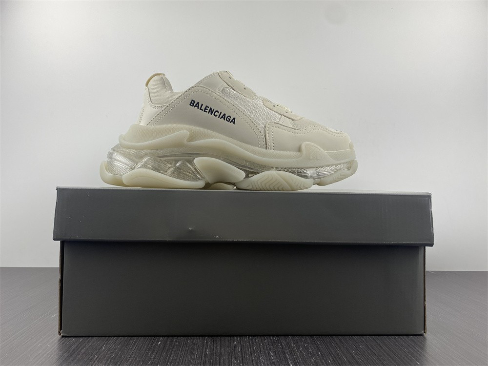 Ba*len*cia*ga triple s