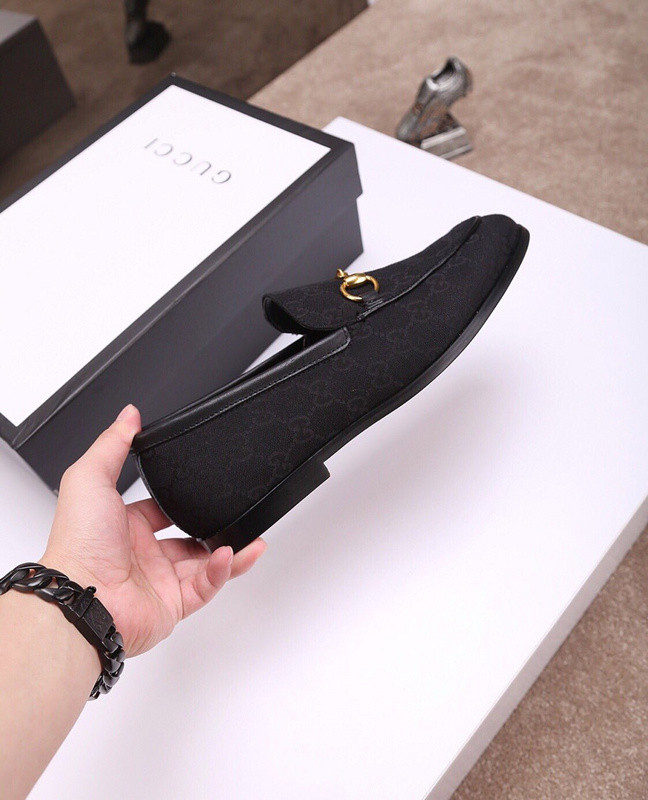 G*u*i leather shoes