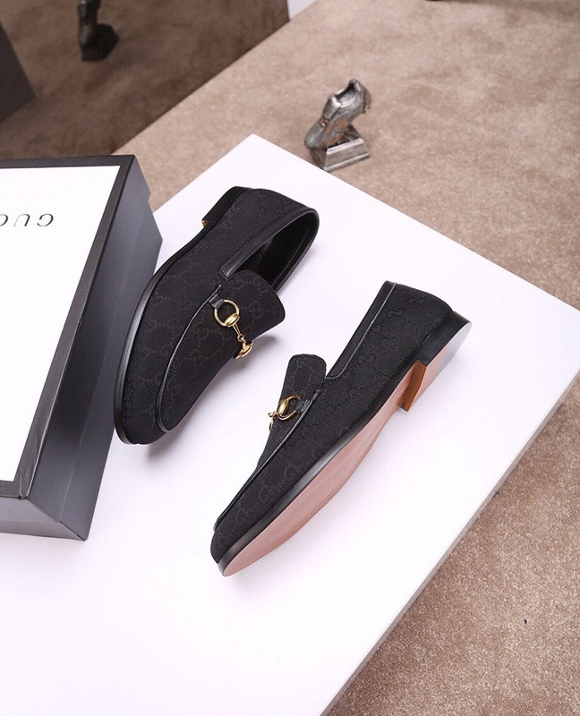 G*u*i leather shoes