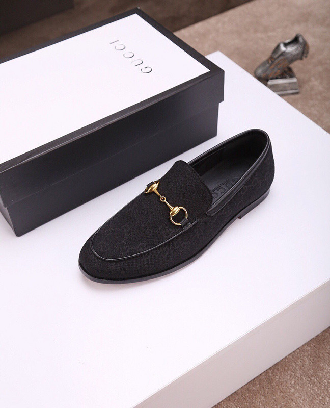 G*u*i leather shoes