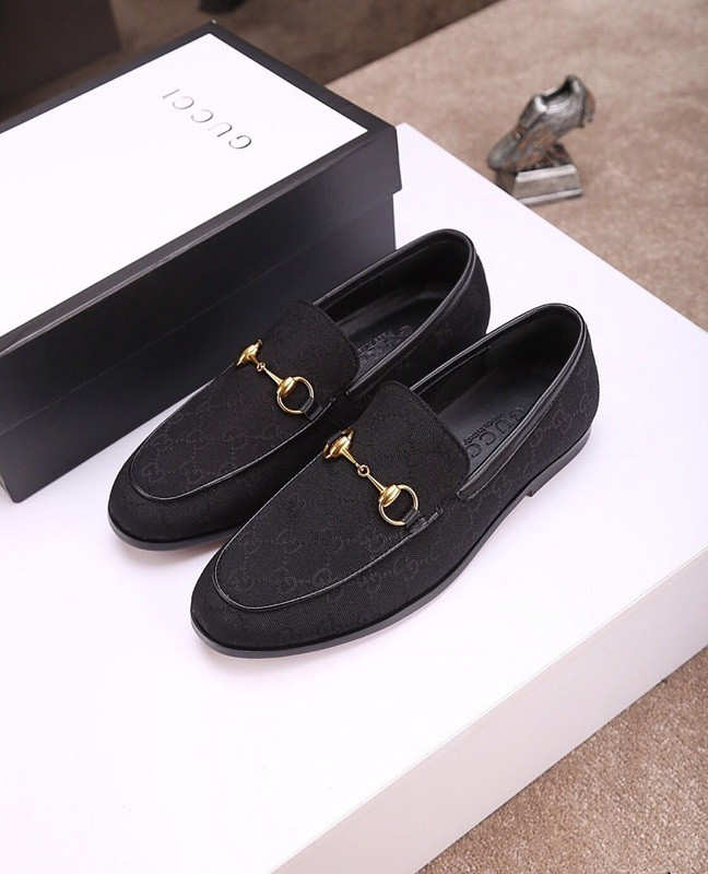 G*u*i leather shoes