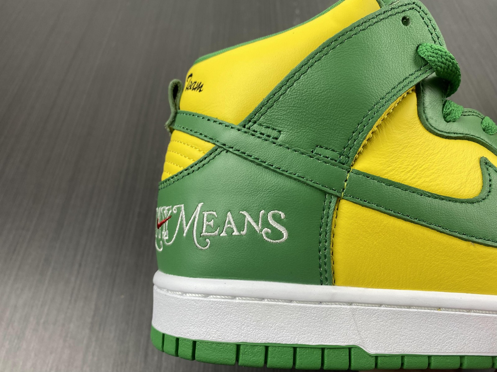 nike sb dunk high Sup*e by any means brazil dn3741-700