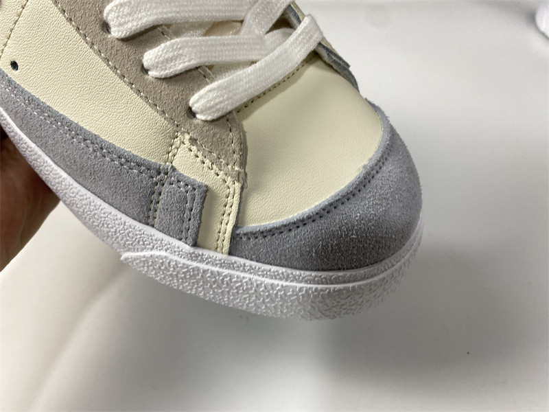 nike blazer mid