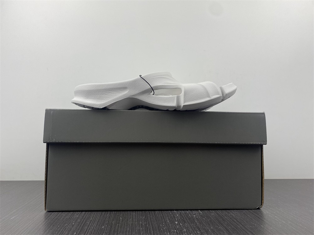 Ba*len*cia*ga mold slide sandal 653874w3ce29000