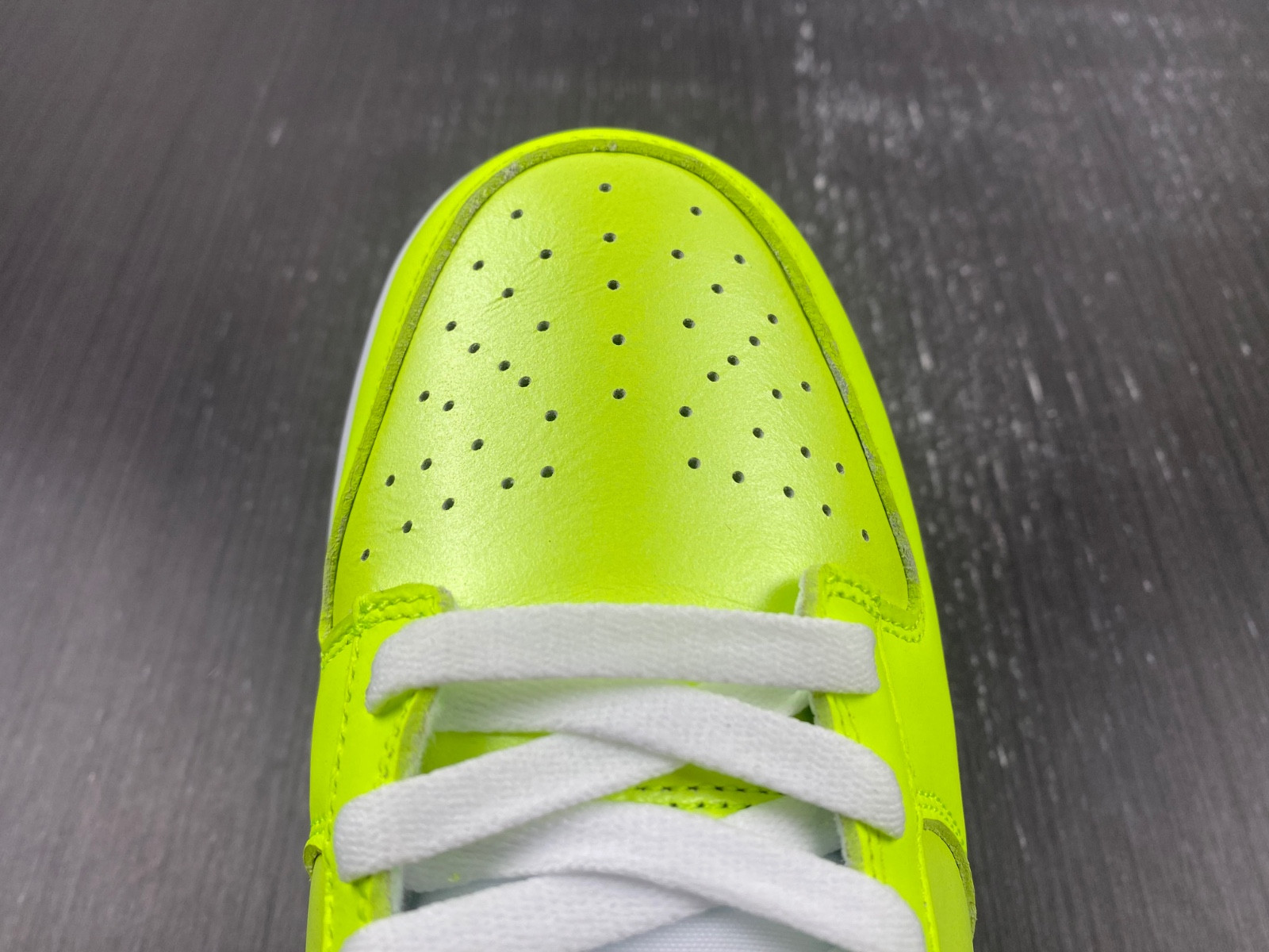 nike dunk low glow in the dark fj4610-702