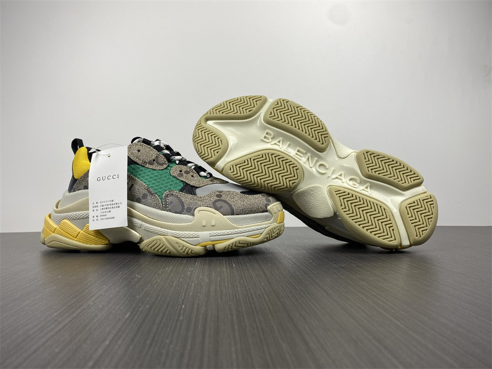Ba*len*cia*ga triple s g*u*i sneaker