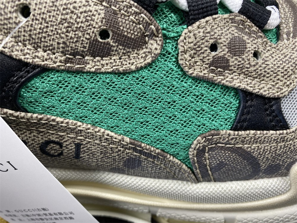 Ba*len*cia*ga triple s g*u*i sneaker
