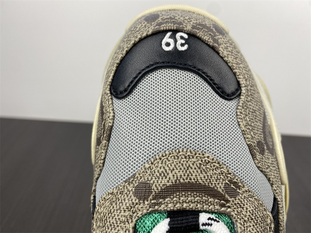 Ba*len*cia*ga triple s g*u*i sneaker