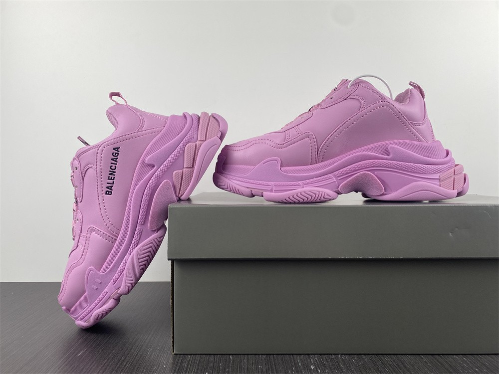 Ba*len*cia*ga triple s