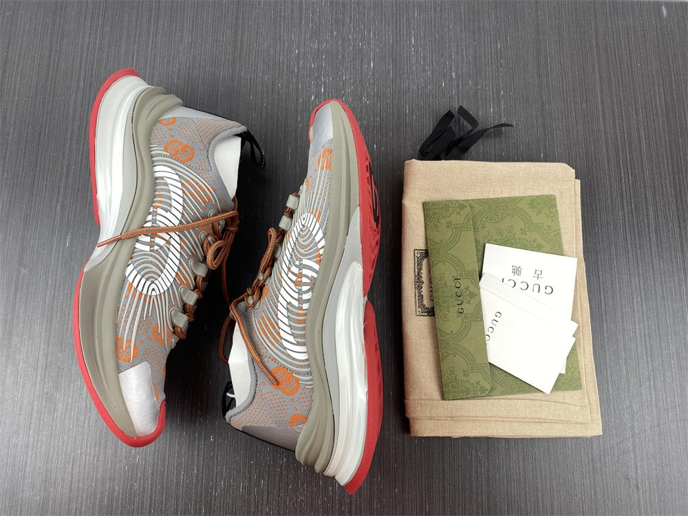 guci sneaker