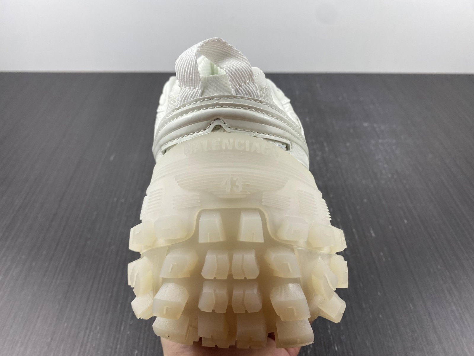 Ba*len*cia*ga defender sneaker