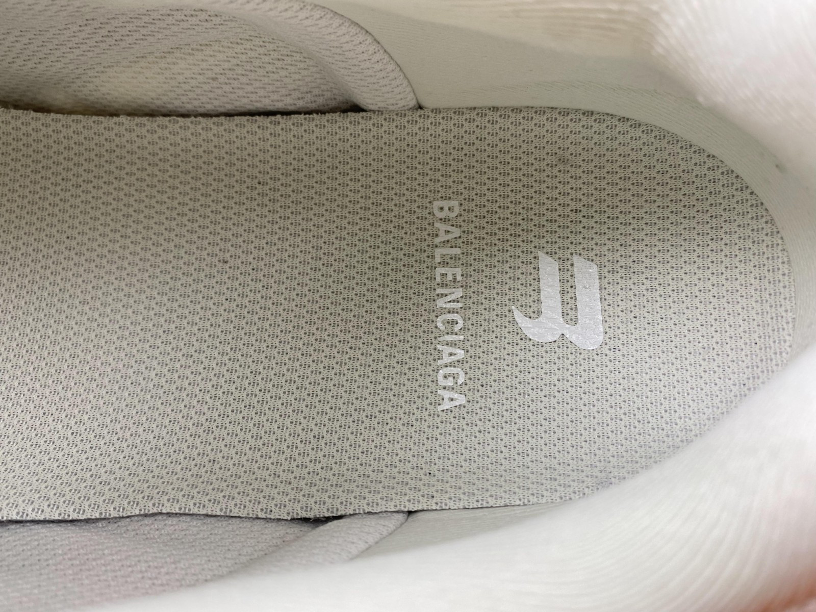 Ba*len*cia*ga defender sneaker