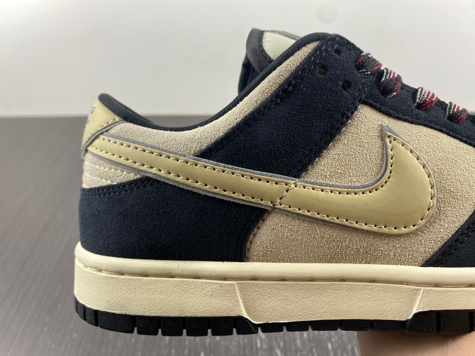 nike dunk low black suede dv3054-001