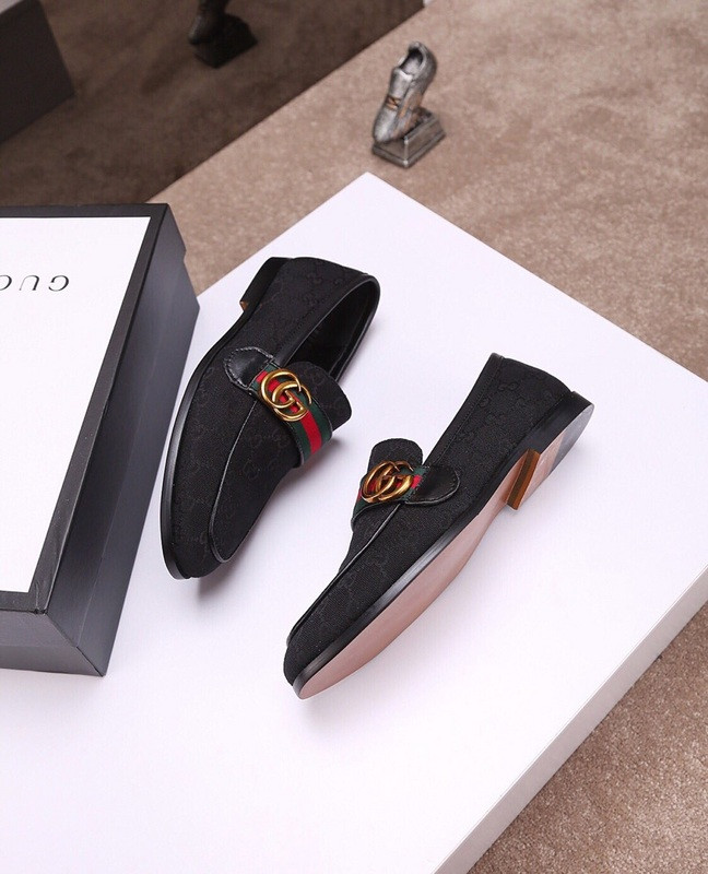G*u*i leather shoes
